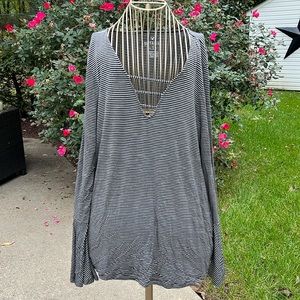 AEO black and white stripe long sleeve